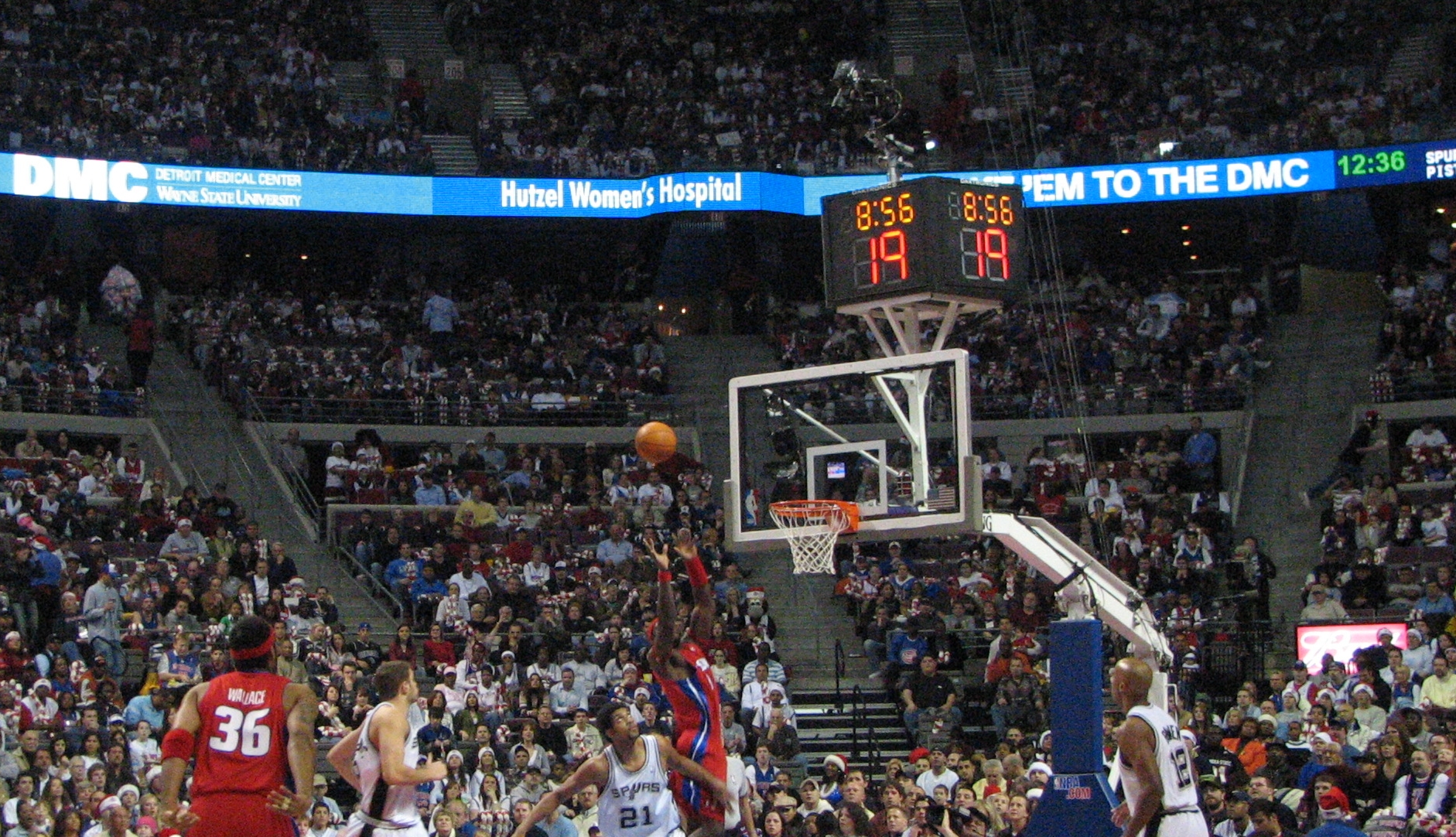Rasheed Wallace to Ben Wallace Alley Oop