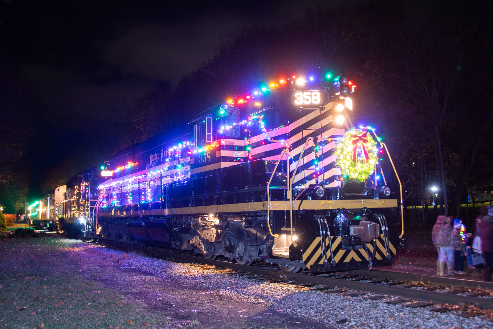 NKP SD9 358 in Jonesville by Robby Gragg